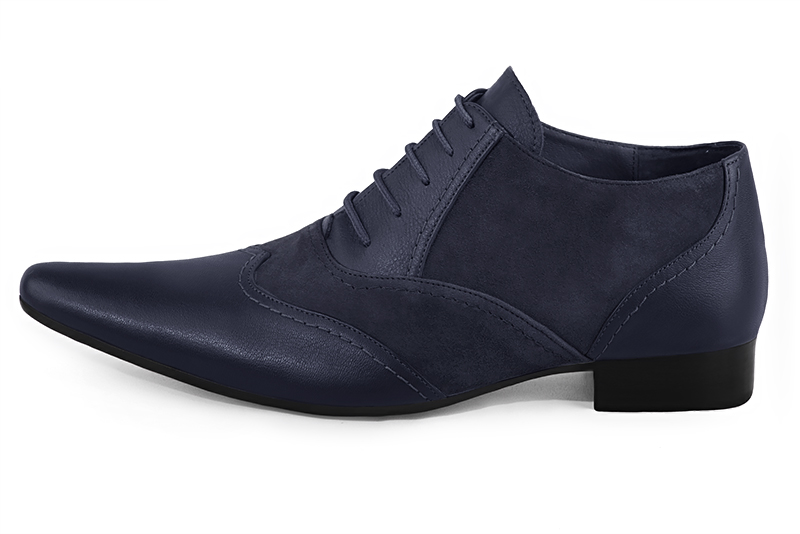 Navy blue lace-up dress shoes for men. Tapered toe. Flat leather soles. Profile view - Florence KOOIJMAN